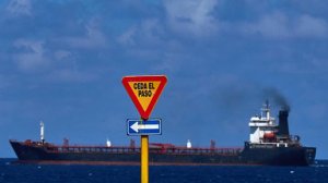 Один российский танкер идет на Кубу и Атлантика вскипает