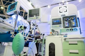 Ростех поставил в Крым свыше 100 единиц медоборудования для выхаживания новорожденных