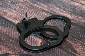 Экс-главе МИД Киргизии предъявили обвинение в злоупотреблении полномочиями