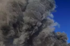 В США вспыхнул пожар на атомном авианосце Dwight D. Eisenhower, пострадали три моряка