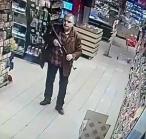 В Киеве мужчина открыл стрельбу по прохожим, есть жертвы