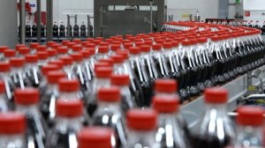 Стоматолог раскрыла главный вред газировки