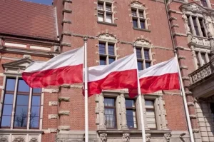 В Польше депутаты поругались в прямом эфире из-за слов Туска о войсках США
