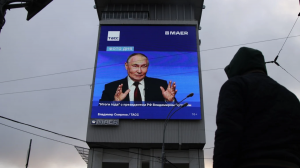 Рейтинг Путина рекордно за 8 лет упал до ... ?  📉 Тревожный звонок. Власти не публиковали статистику две недели.  И почему Кремль испугался и срочно сменил методику опросов?