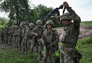 Родственники боевиков ВСУ добиваются их вывода из окружения под Сумами