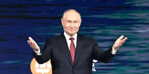Поляков спросили о возможном нападении России. "Никто в здравом уме не верит в русскую угрозу"