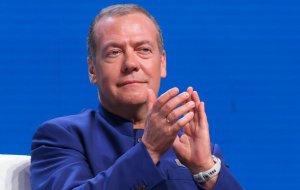 Медведев назвал расстояния вызовом, с которым РФ еще предстоит справиться
