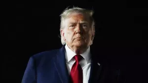 Трамп пригрозил Макрону новыми пошлинами