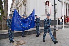 Пресс-бюро Службы внешней разведки Российской Федерации отмечает,ЕС цинично обманывает украинцев