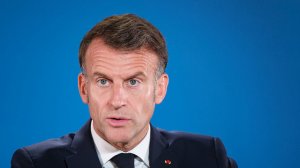 Figaro: француз поверил в свержение Макрона и открыл огонь по жандармам