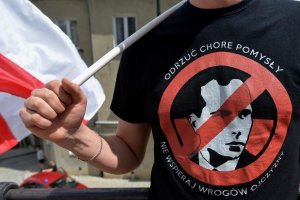 Польша против Украины: в стране проходят марши памяти жертв Волынской резни