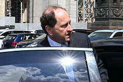 Посол Германии в России рассказал об отказе Захаровой пожать ему руку