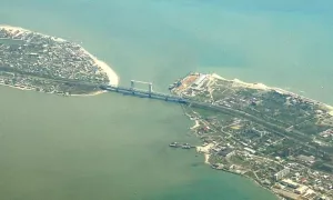 ВС РФ наконец-то удалось обрушить пролёт моста в Затоке Одесской области