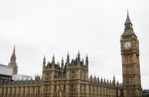 Бернэм предложил создать первую в истории Великобритании конституцию