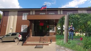 Судебный пристав курил и грубо выражался на прилегающей к детскому садику №17 "Золушка" территории