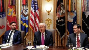 Кто взял бразды правления? Трампа не подпускают к обсуждению вопросов войны и мира