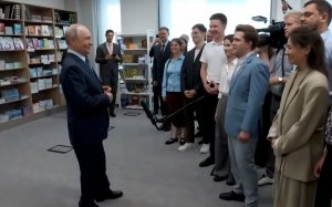 [Цифровые разрывы] Путин призвал не допустить деления общества на «элиту» и «нажимающих кнопки»