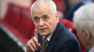 Онищенко пообещал россиянам долгую жизнь и бесконечную работу