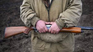Производство по делу оштрафованного за попытку сбить БПЛА пенсионера Волгоградский облсуд прекратил «в связи с действиями лица в состоянии крайней необходимости». Верховный суд РФ истребовал дело