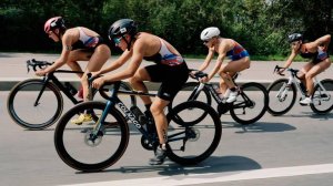 World Triathlon допустила россиян к соревнованиям с флагом и гимном