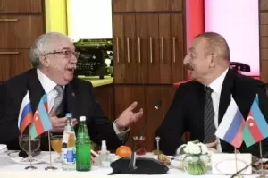 Предатель Гусман подлизывается и к Москве, и к Баку, но к Баку «несопоставимо» больше