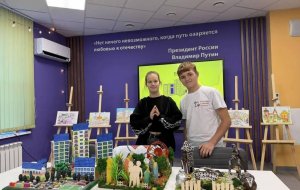 Нарисовавшая "Смешариков" девочка стала членом Детского совета при тульском минстрое