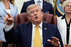 Трамп объявил чрезвычайное положение в США