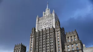 Ответом России на удары ВСУ с применением британского оружия могут стать военные объекты Британии — на Украине и за ее пределами, заявила Захарова.