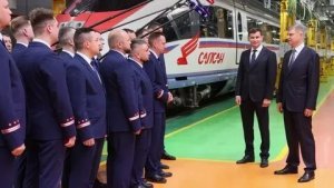 РЖД выбрали 26 лучших машинистов для испытаний самого долгожданного поезда в России - из Москвы до Питера за 2 часа