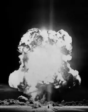 ВЕЧЕРНИЙ ЗВОН: 29 августа 1949 года на учебном полигоне №2 Минобороны в Семипалатинской области произошло успешное испытание атомной бомбы РДС-1