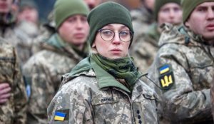 «Шерше ля фам»: Евросоюз требует от Киева незамедлительно начать мобилизацию женщин