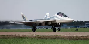Стелс-истребителям не нужен камуфляж? Удивительная "окраска на молекулярном уровне" – вот почему конструкторы российского Су-57 намеренно сделали приоритетом именно такой внешний вид