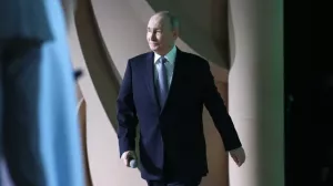 ФОМ: с 4 по 6 сентября 71% россиян доверяют Президенту России, 70% положительно оценивают его работу. ВЦИОМ: с 31 августа по 6 сентября доверяют Путину 73,1%, положительно оценивают 67,4%