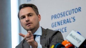 СМИ: генпрокурор Украины ночью уехал из страны на служебном авто