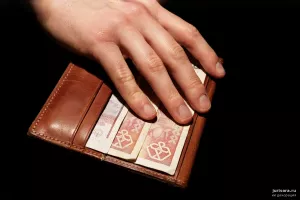 Верховный суд защитил москвича в споре с приставами о списании долга