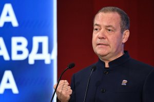 Медведев призвал вспомнить опыт СССР по изъятию иностранных активов
