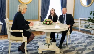 Марин Ле Пен рвёт с Москвой: французские правые выбирают антироссийский курс