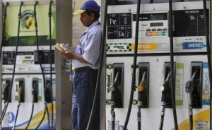 Ограничения продаж бензина докатились до Индии: российской нефти становится меньше