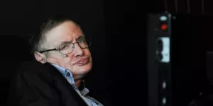 «Угроза для человечества»: жуткое пророчество Стивена Хокинга о рисках выхода ИИ из-под контроля его творцов начинает сбываться на фоне стремительного развития технологий