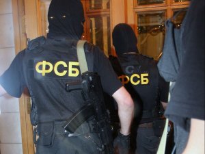 ФСБ: У изготовителя фальшивок для релокантов нашли 200 поддельных документов