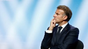 Зрители аплодируют - экономика плачет, Макрон признал очевидное