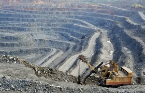 Украина в августе сократила добычу металлических руд на 51,4%