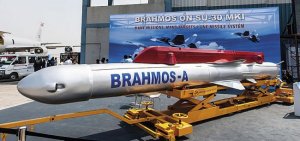 Индия заключила контракт с Россией на поставки ракетных систем BrahMos