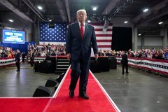 Трамп под аплодисменты поблагодарил Россию