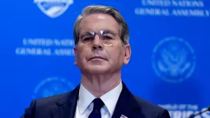 Бессент: критикующая сделку РФ и США Европа сама закупает топливо у Москвы