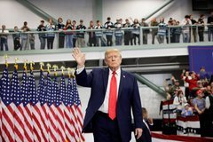 Сенаторы обратились к Трампу с письмом, в котором призвали его отказаться от сделки с РФ