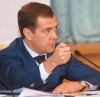 Медведев: для поставок газа Украине нужны посредники, иначе не выдержит ее экономика