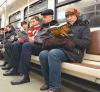 Сидеть в вагонах метро опасно для здоровья