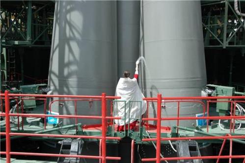 Нашли причину сбоя: священник, освящавший запуск прочитал не ту страницу из молитвинника.