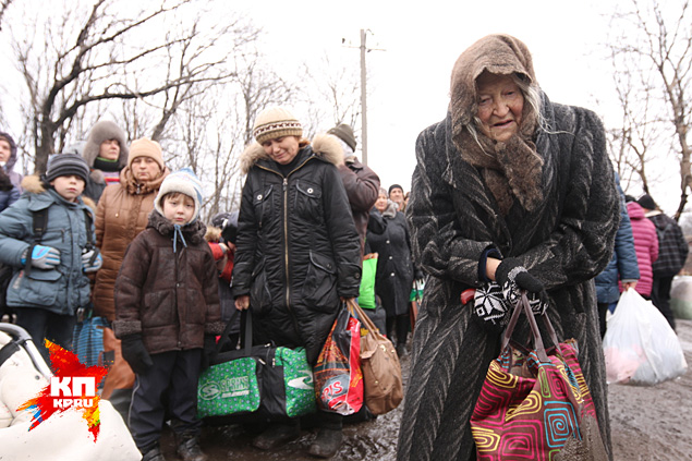 Накануне, к слову, из Углегорска ополчение вывезло до 3000 жителей